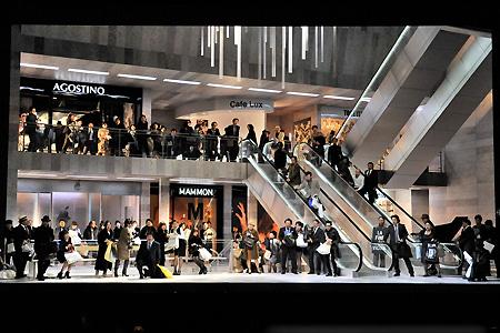 新演出で大胆な読み替え！ ヴェルディ生誕200周年に新国立劇場が贈るオペラ「ナブッコ」が開幕