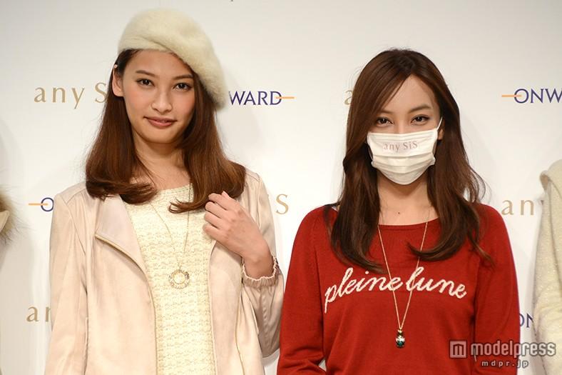 ざわちん、4人で大政絢風メイクを披露 本人も「混乱